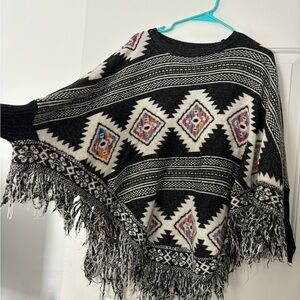 Black and White Patterned Fringe Sweater